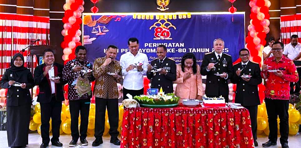 Peringatan Hari Bhakti Pengayoman ke-80 di Papua Barat Upacara Hari Bhakti Pengayoman ke-80 di Kanwil Kemenkum Papua Barat