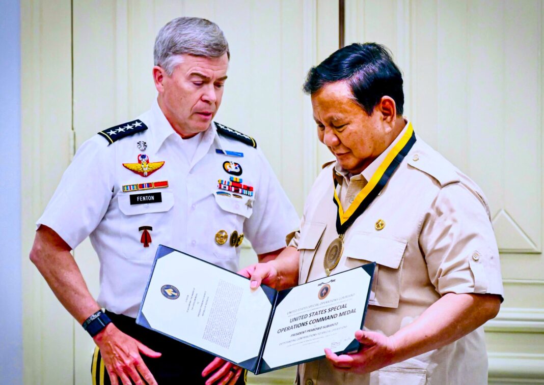 Presiden Prabowo Mendapat Mendali