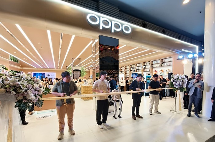 oppo resmi buka flagship1