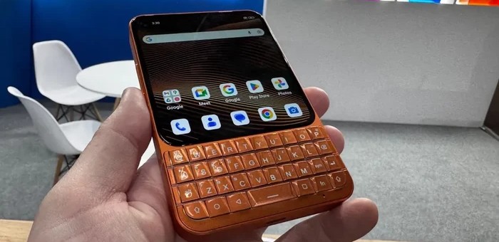 titan-2-elite dengan keyboard qwerty mirip1