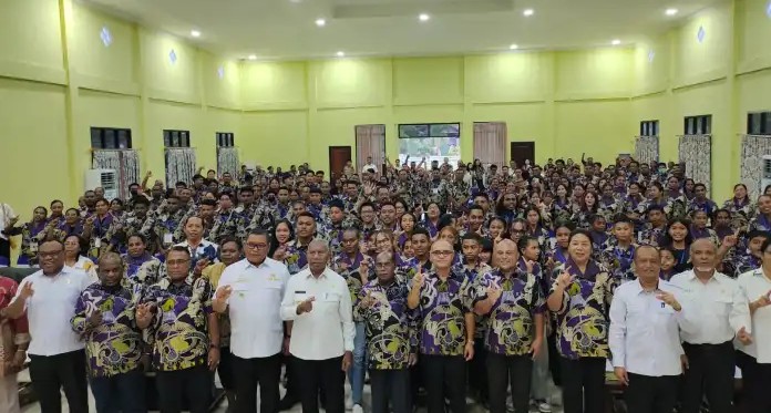 gubernur dominnggu lepas kontingen perparawi.1jpg