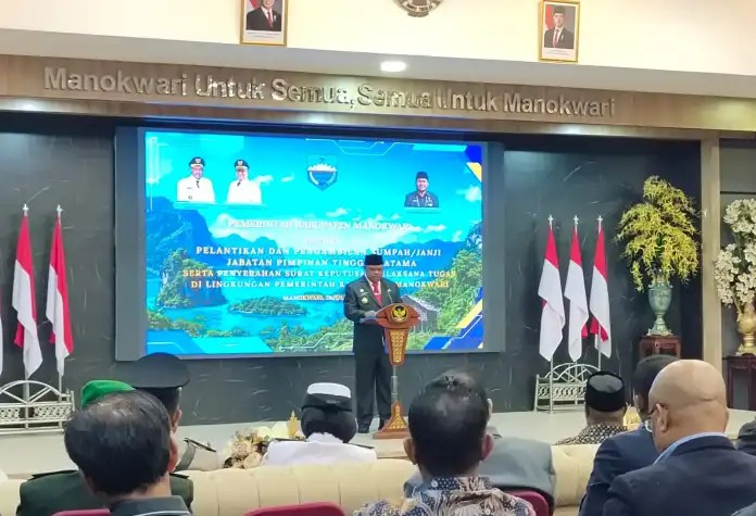 bupati manokwari pastikan realisasi layanan1